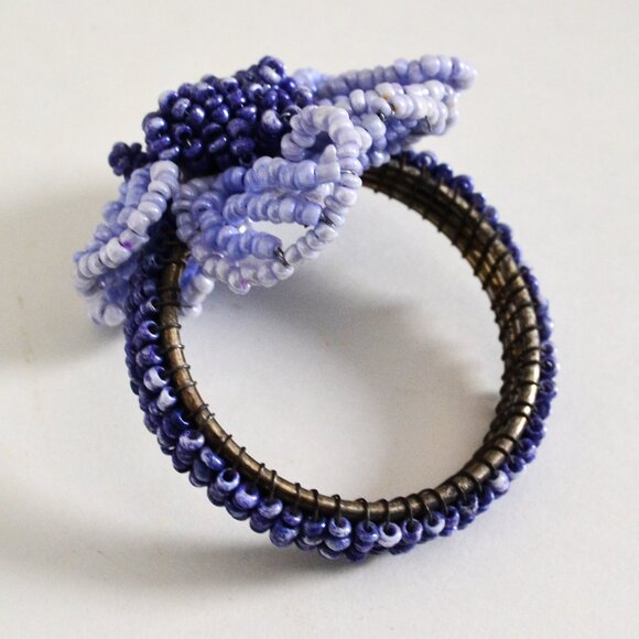 Set Of 4 Lillian Vernon Beaded Napkin Rings Blue Flower Design Dining - Picture 4 of 5